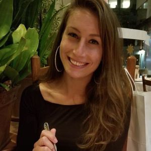 Meet your Posher, Danielle